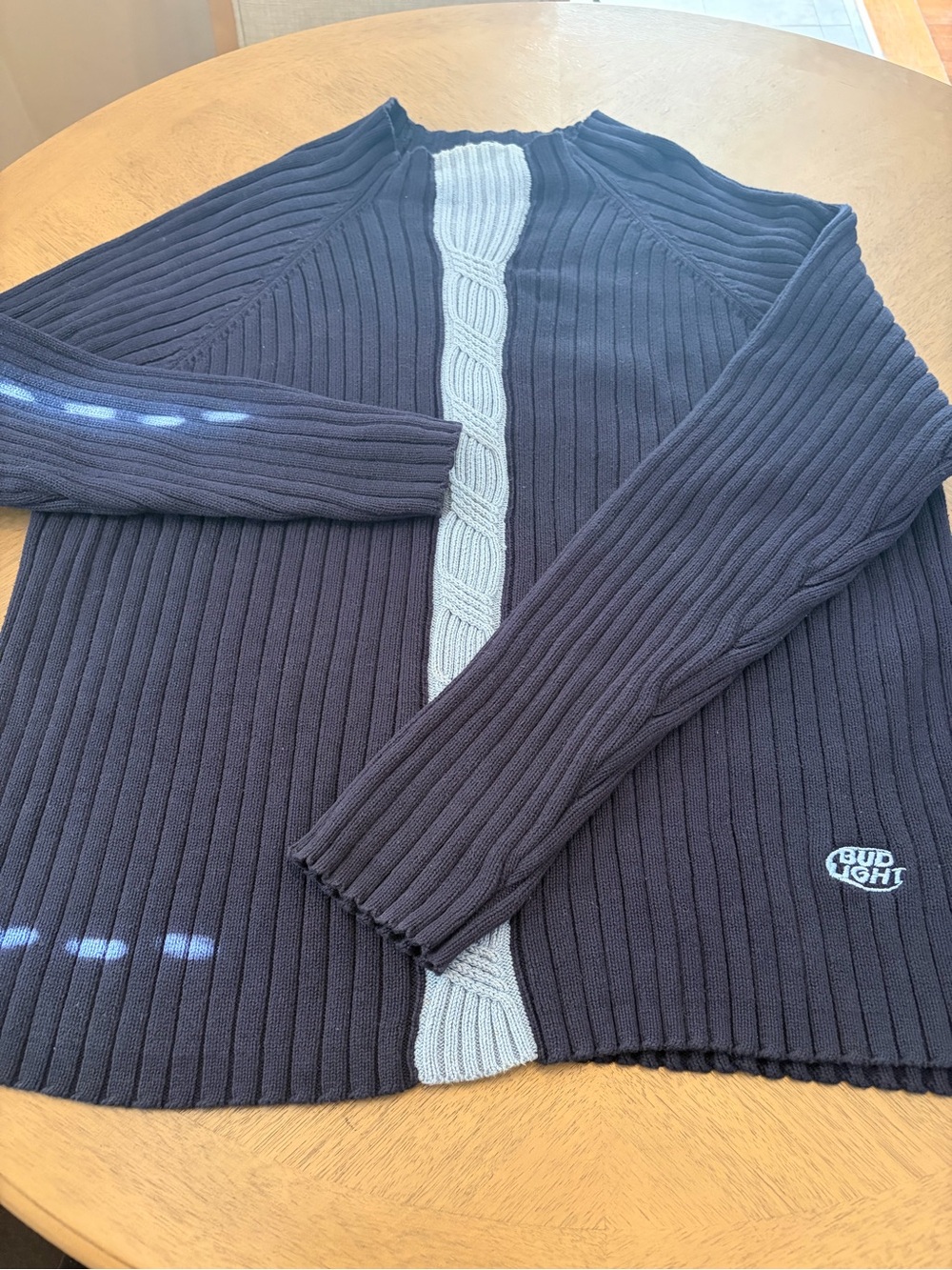 Men’s Navy Ribbed Sweater with Contrast Stripe 1990s vintage Y2K